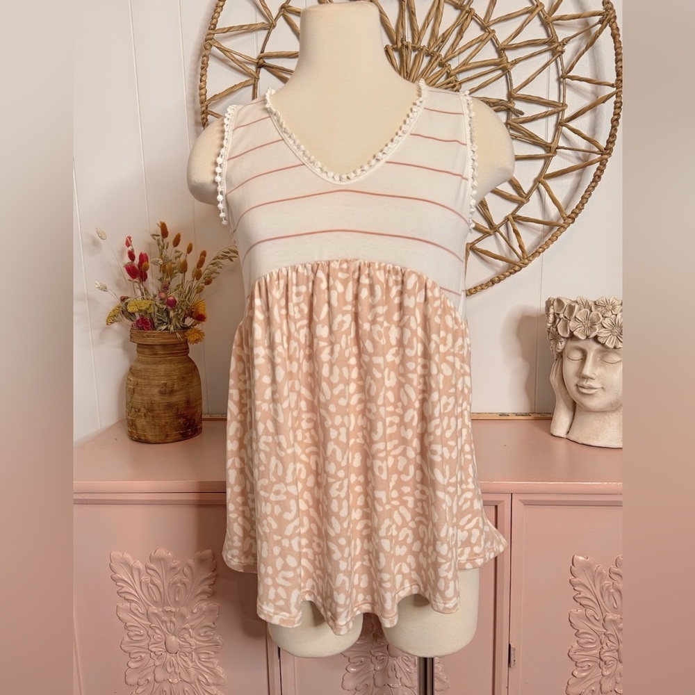 Women’s‎ LTX medium Pink and White Sleeveless Top
